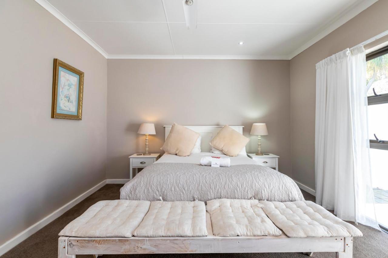 Fish Eagle Manor Bed and Breakfast East London Exteriör bild