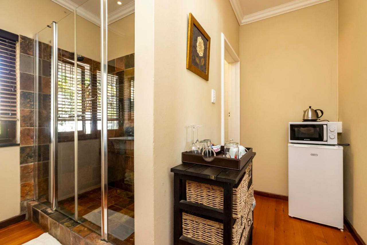 Fish Eagle Manor Bed and Breakfast East London Exteriör bild