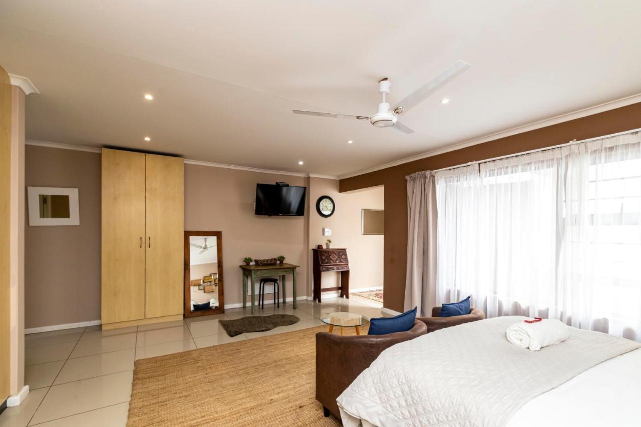 Fish Eagle Manor Bed and Breakfast East London Exteriör bild